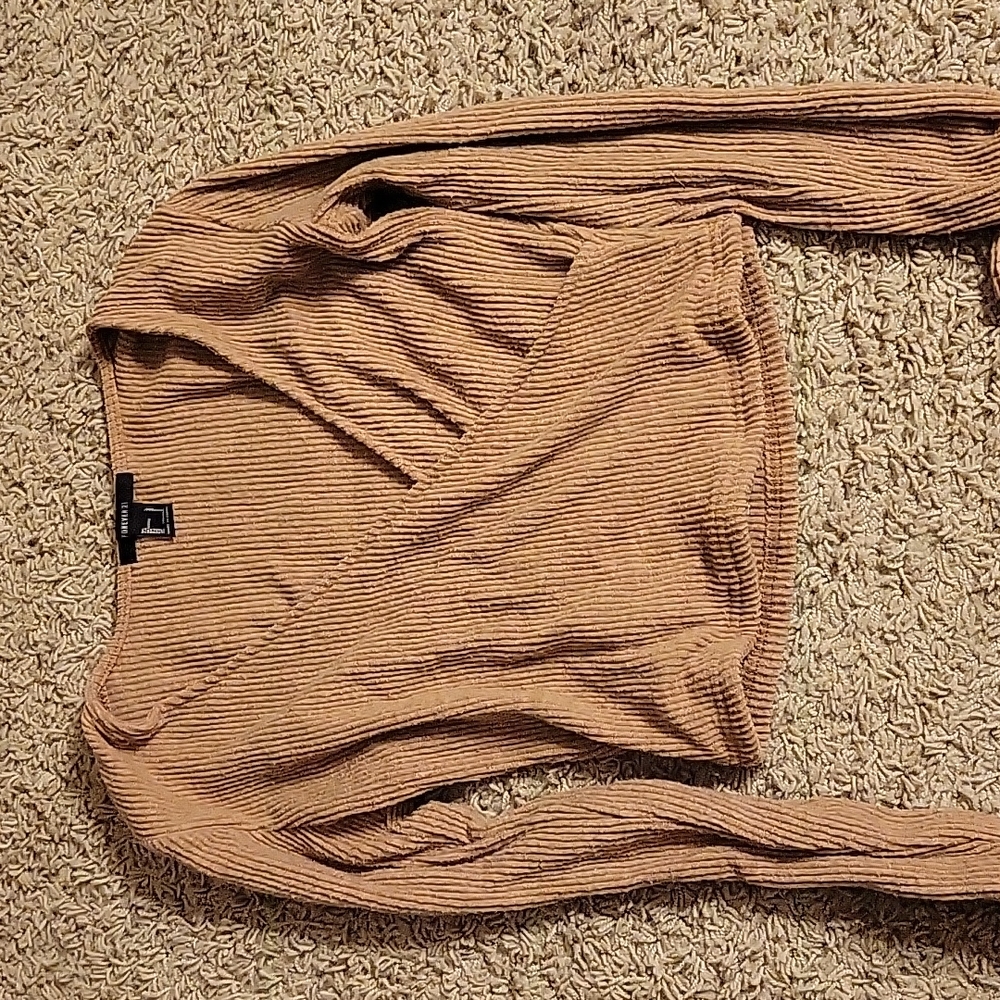 Brown low cut long sleeve top